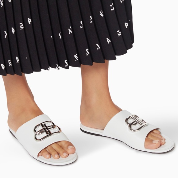 Balenciaga White Leather Oval BB Slides in 38 - Picture 9 of 10
